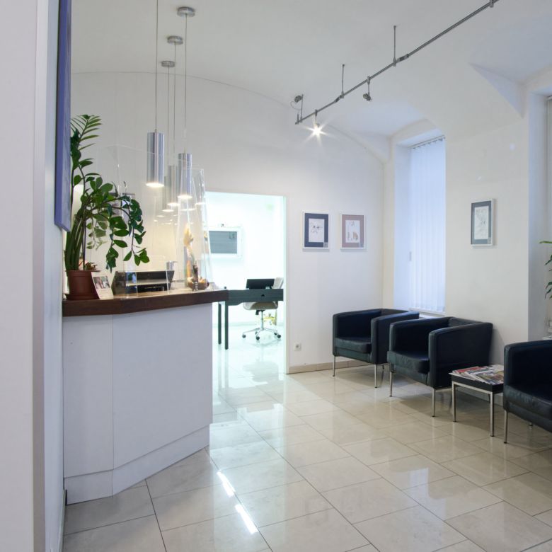 Wartebereich mit Anmeldung